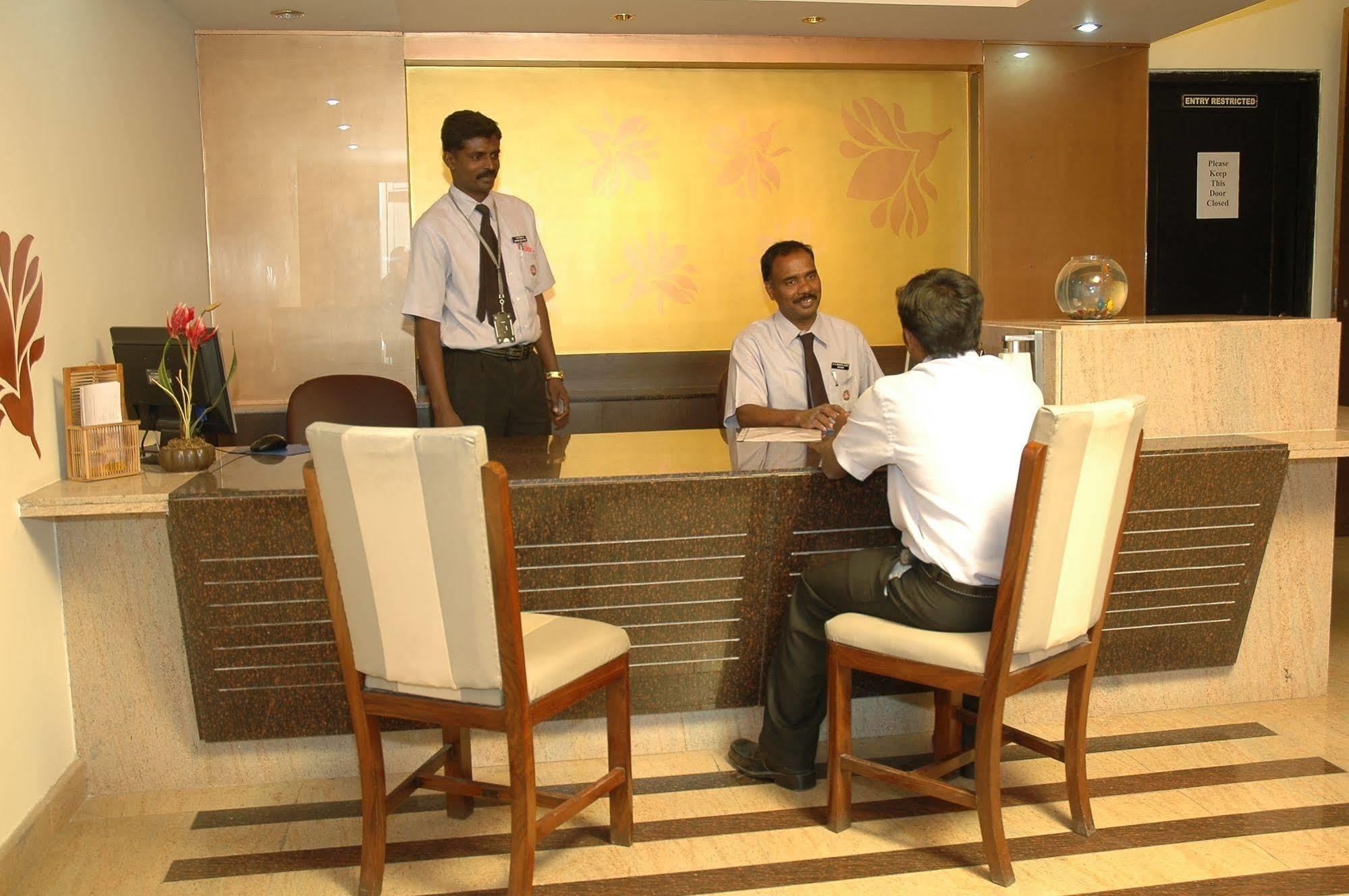 Istay Hotels Infantry Road Bangalore Luaran gambar