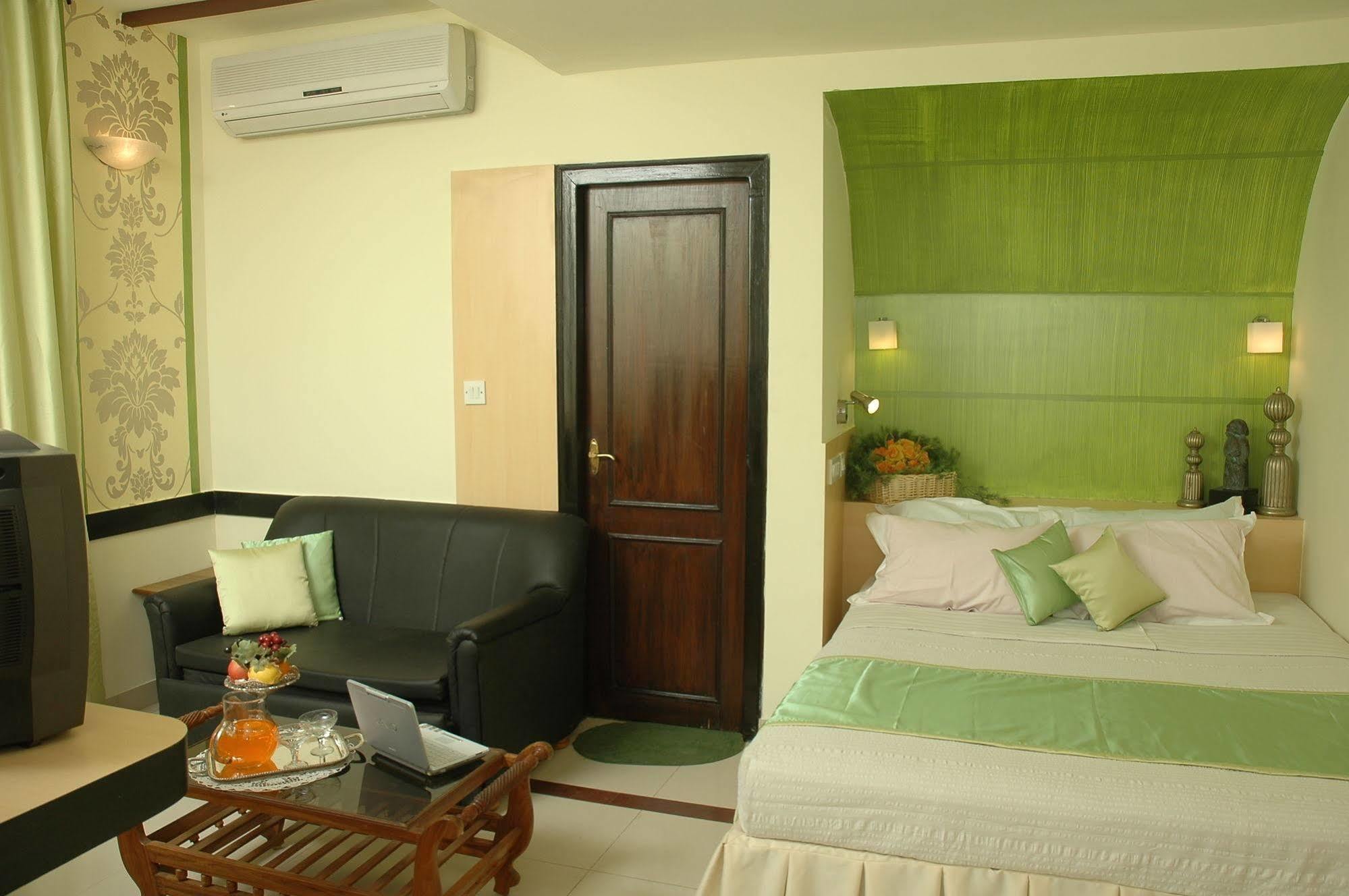 Istay Hotels Infantry Road Bangalore Luaran gambar