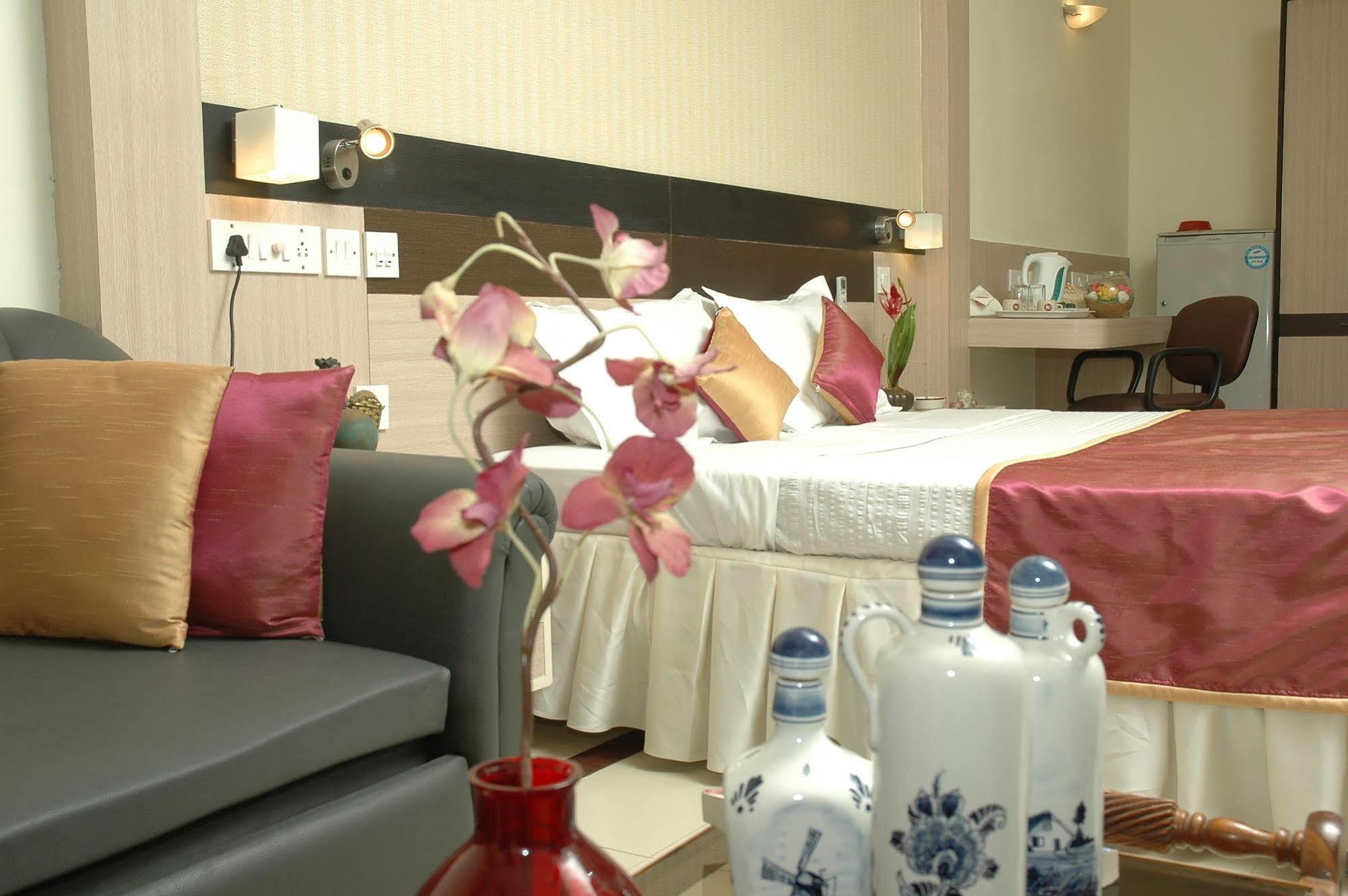 Istay Hotels Infantry Road Bangalore Luaran gambar